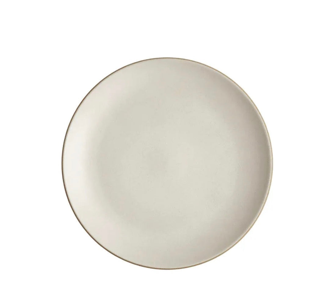Heath Ceramics coupe dinner plate in Oatmeal
