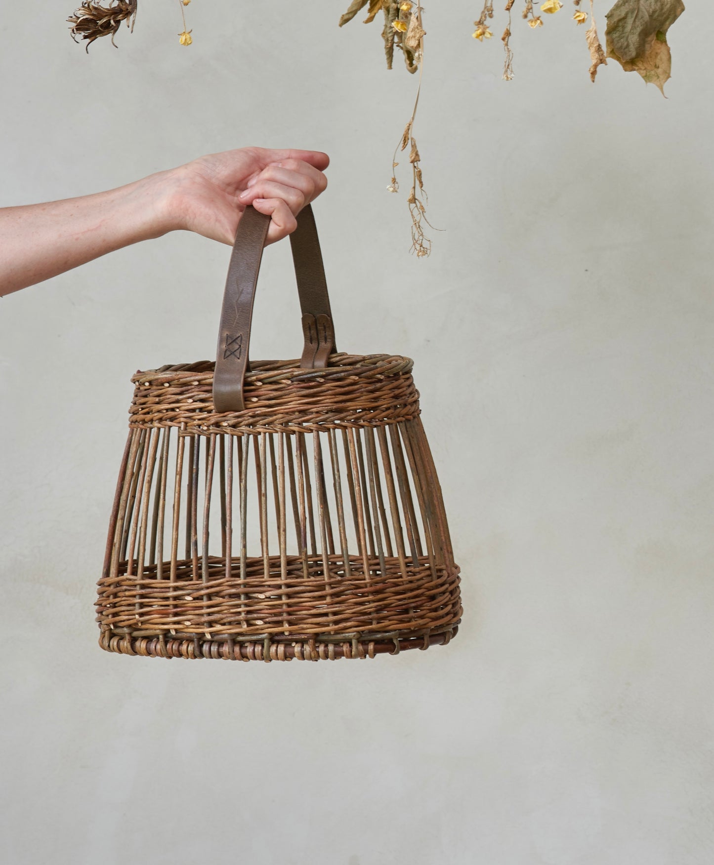 Studio AMOS - Gathering Basket