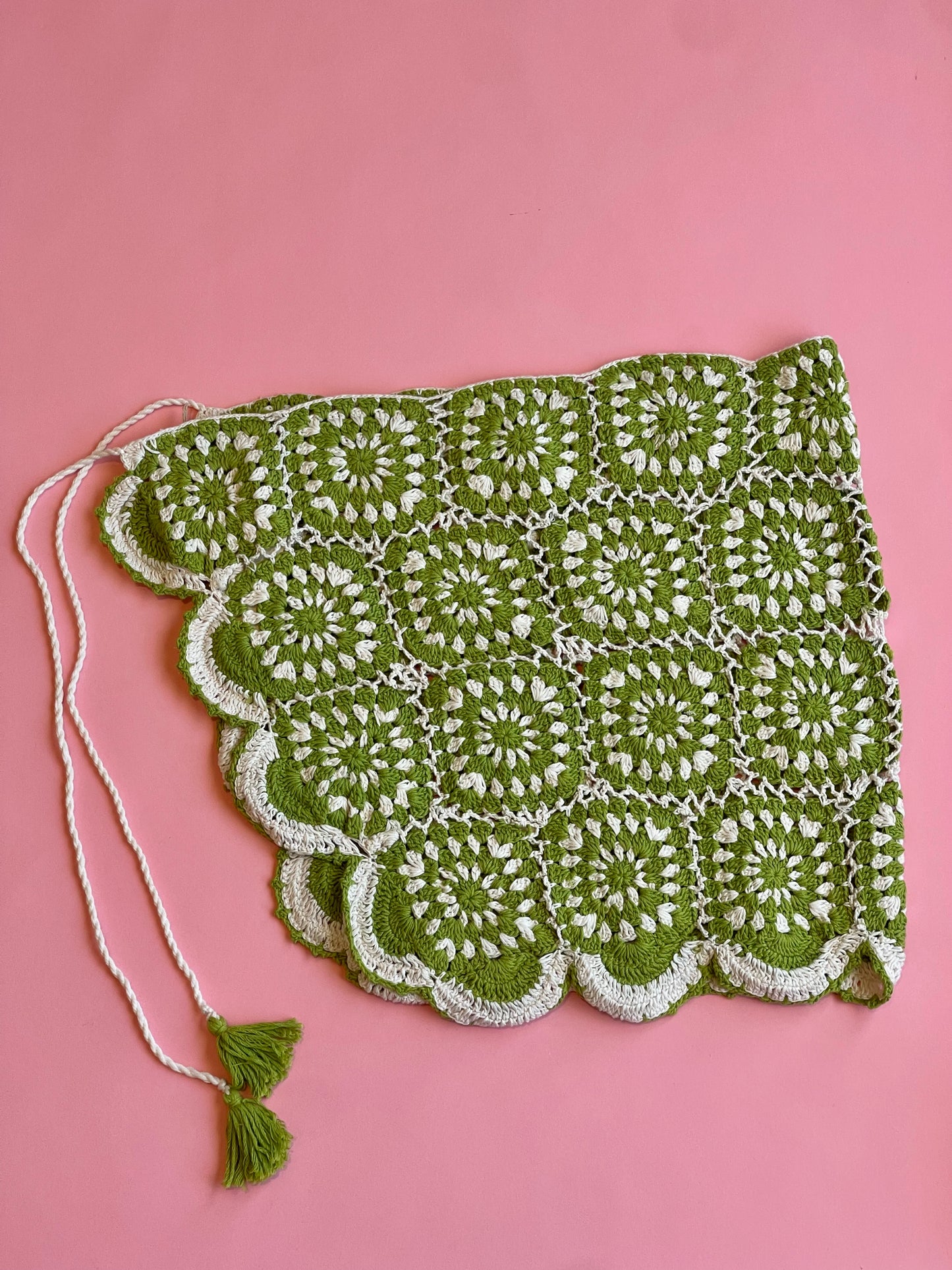 TROPICAL PUNCH Crochet Sarong Scallop Edges-Green/White