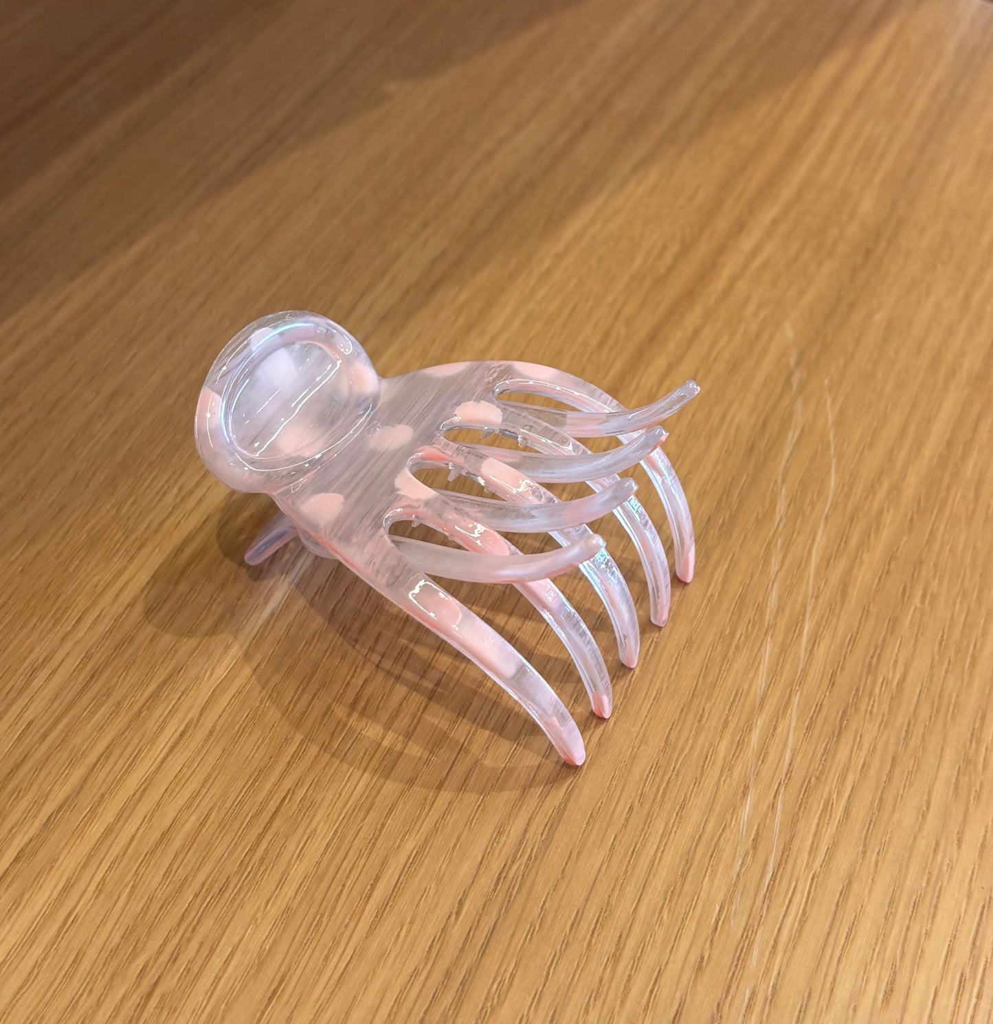 The French Atelier CLASSIC YOGA HAIR CLIP