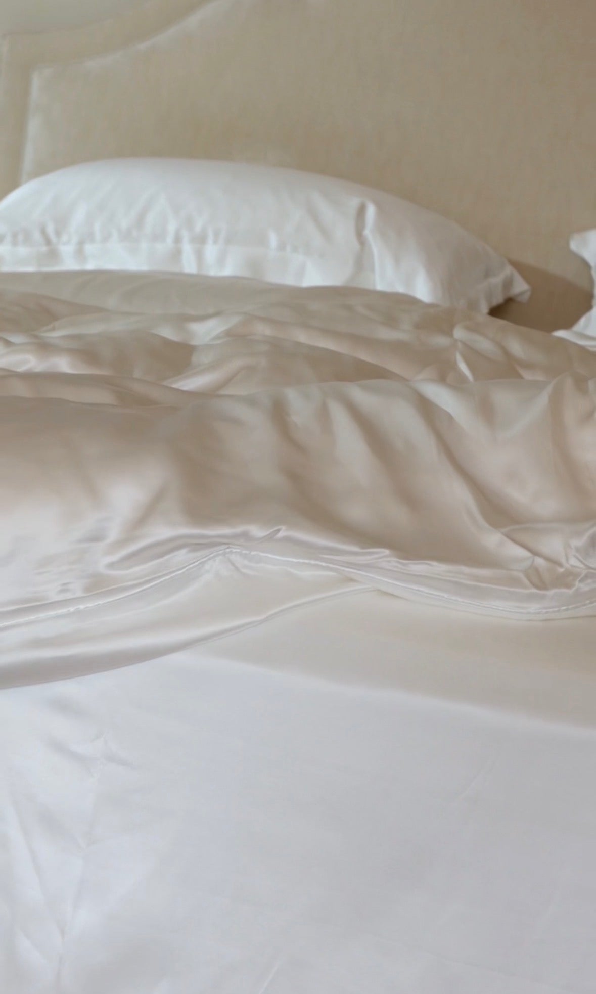 PUNCH 19m mulberry charmeuse silk California King flat sheet solid offwhite